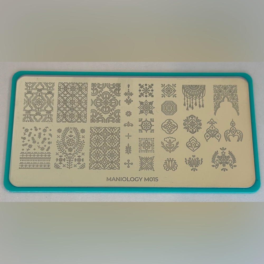 Maniology starter kit plates Forever Young: M012 & M013 Wild Heart: M014 & M015